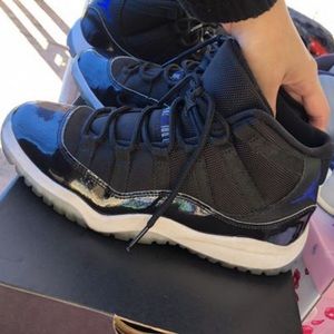 Jordan space jams size 3y